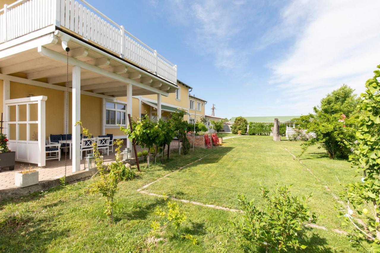 Pension Tadtendrang Exterior photo